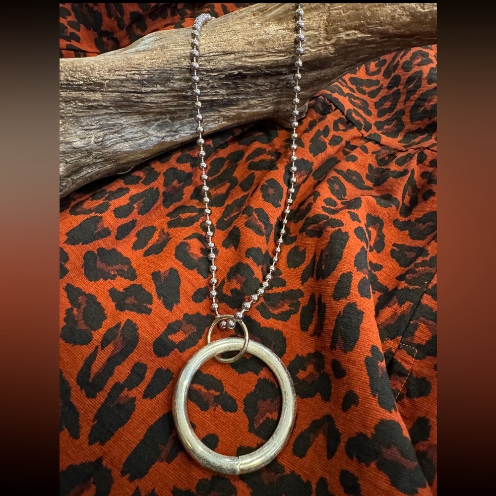 Exes & O’s necklace